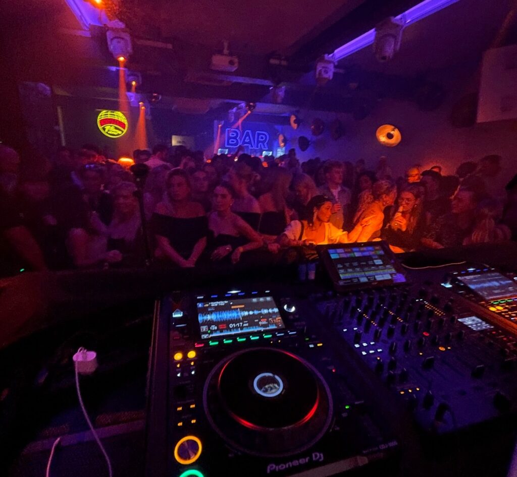 DJ KLUB